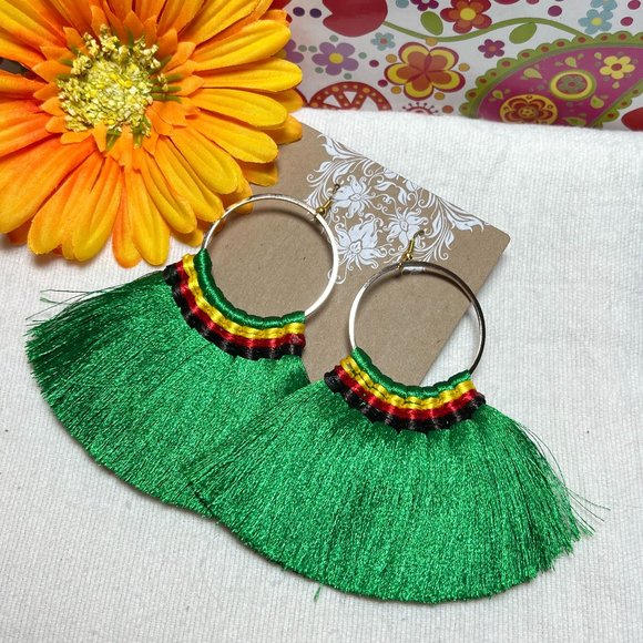 Large Fan Tassel Earrings Green Hoops Long Smooth Silky Fringe Drop Dangles NWT - Picture 2 of 5